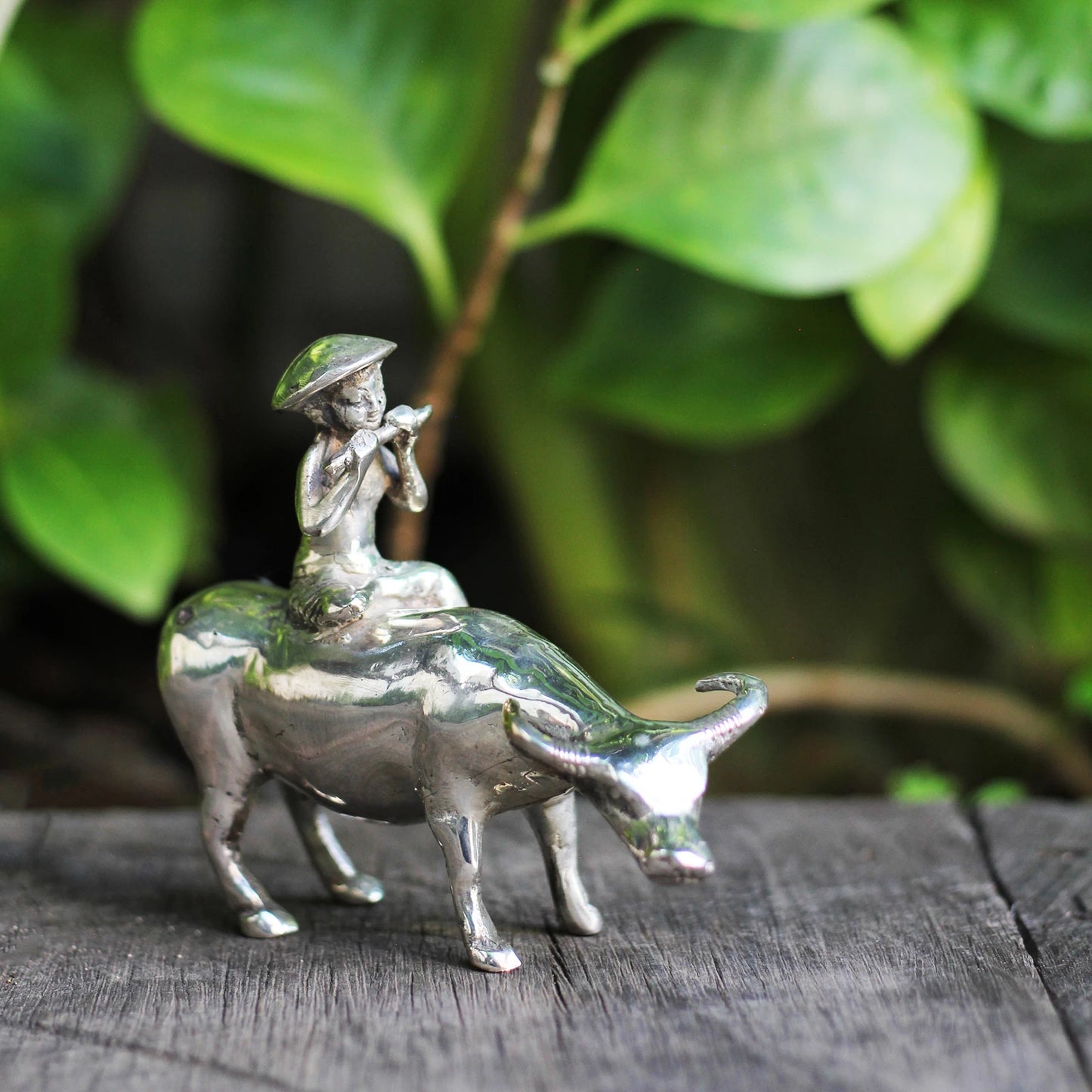 Figurine en laiton – Joueur de flûte sur buffle – 3 finitions