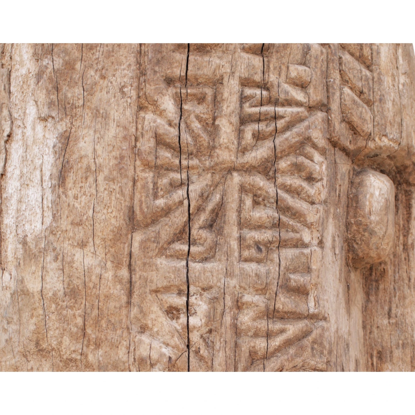 Statue Aitos Timor – Totem sculpté en bois, XXe siècle