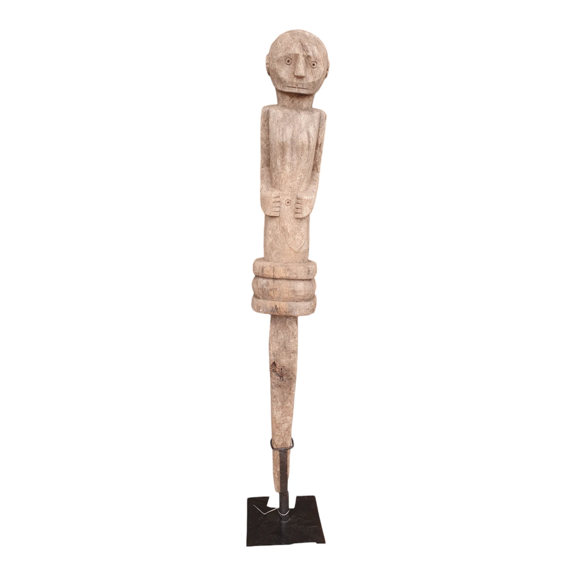 Totem tribal de Florès sculpté en bois ancien, 94 cm, monté sur socle – style primitif – Galerie Rue de Siam