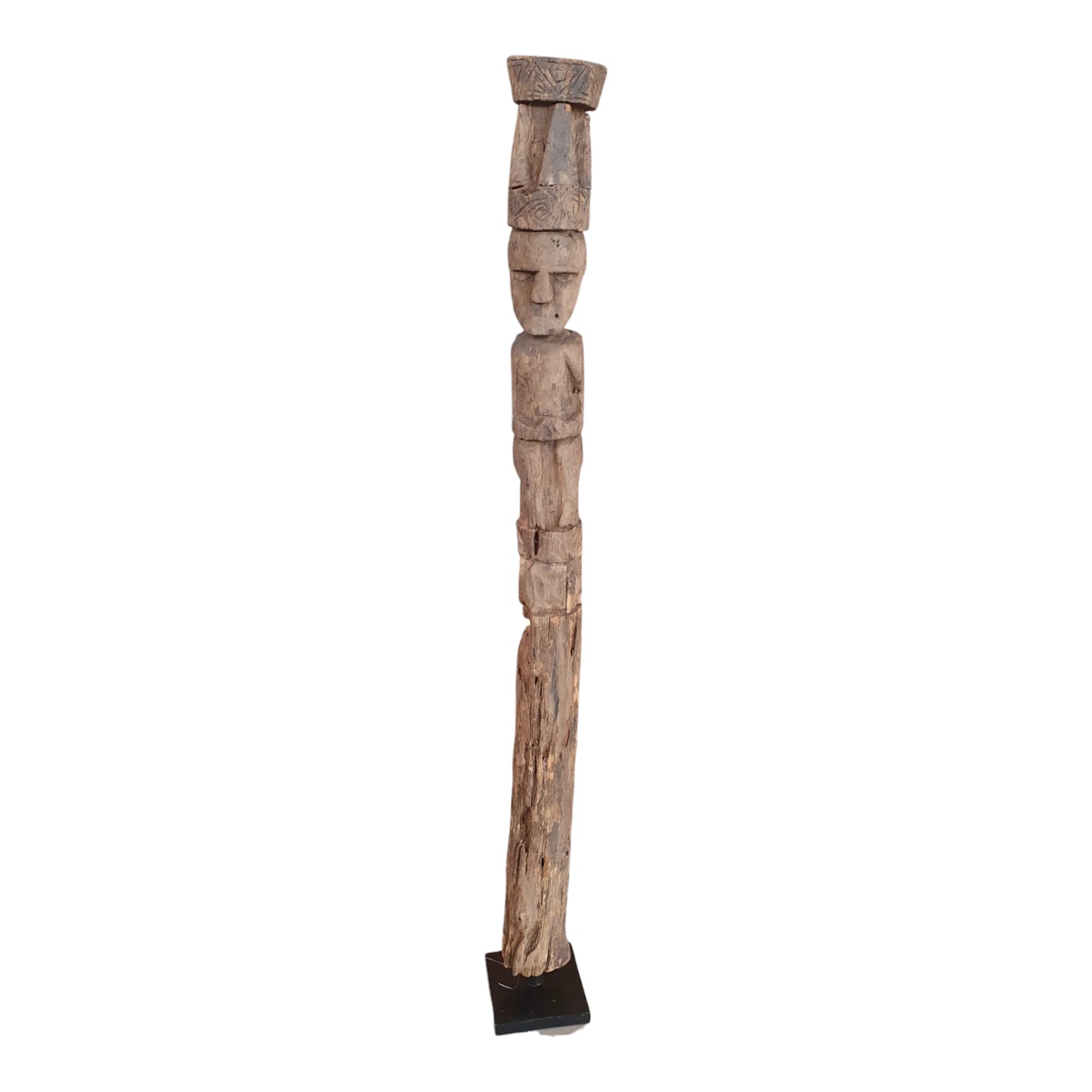 Totem en bois ancien sculpté à la main – Atambua, Timor – 142 cm