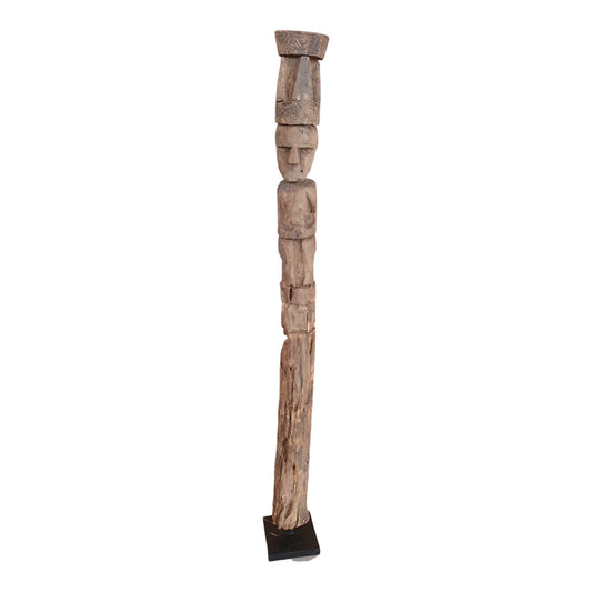 Totem en bois ancien sculpté à la main – Atambua, Timor – 142 cm