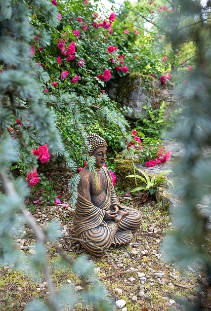 Statue de bouddha en méditation
